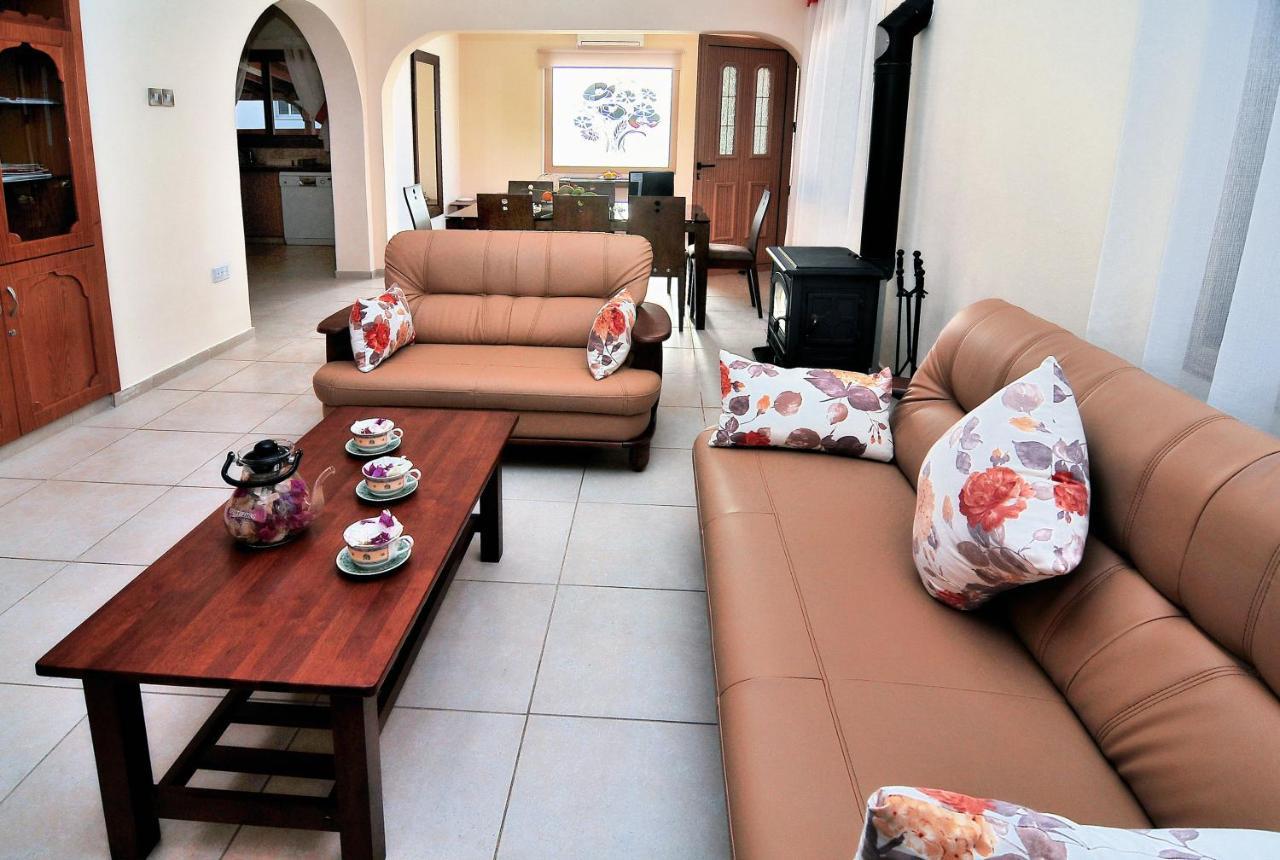 Chronas By Prestige Bookings Coral Bay Zewnętrze zdjęcie