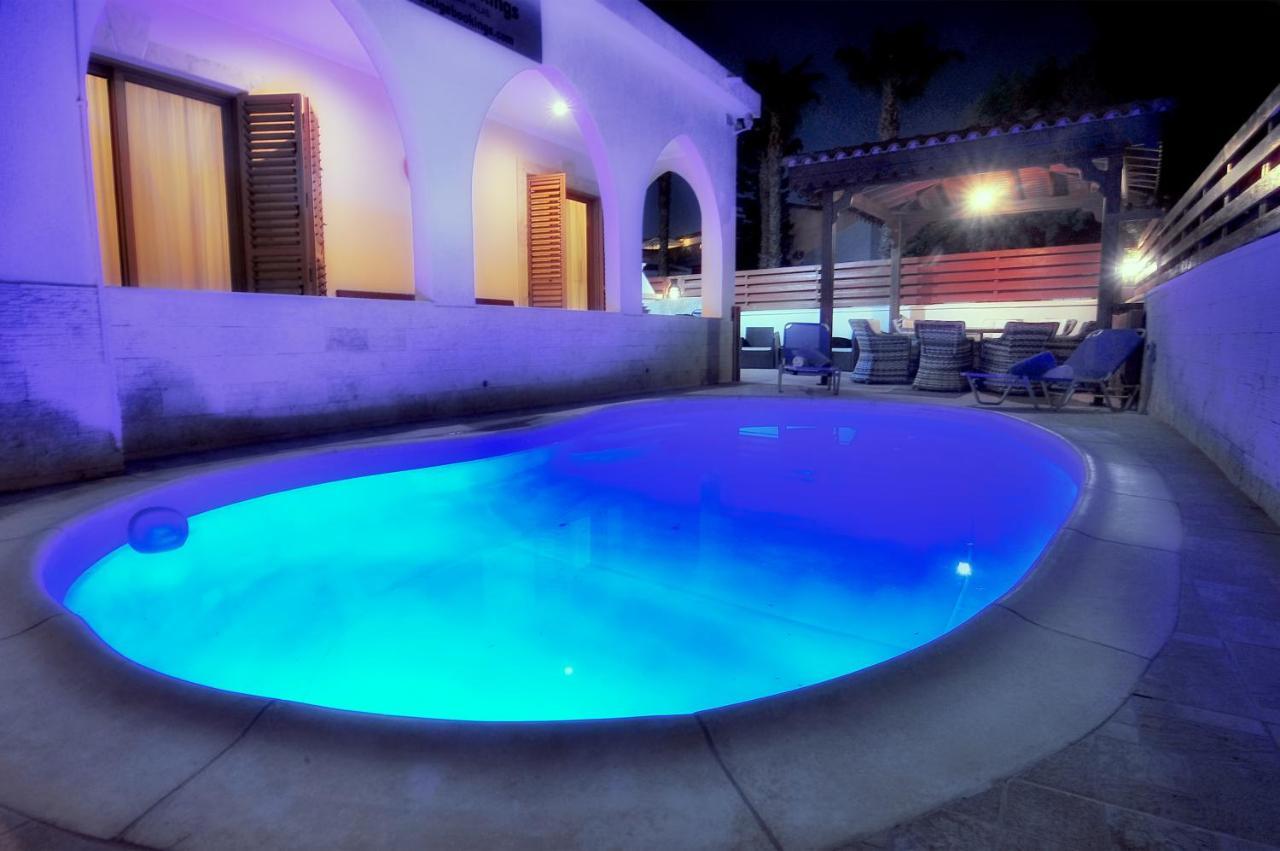 Chronas By Prestige Bookings Coral Bay Zewnętrze zdjęcie