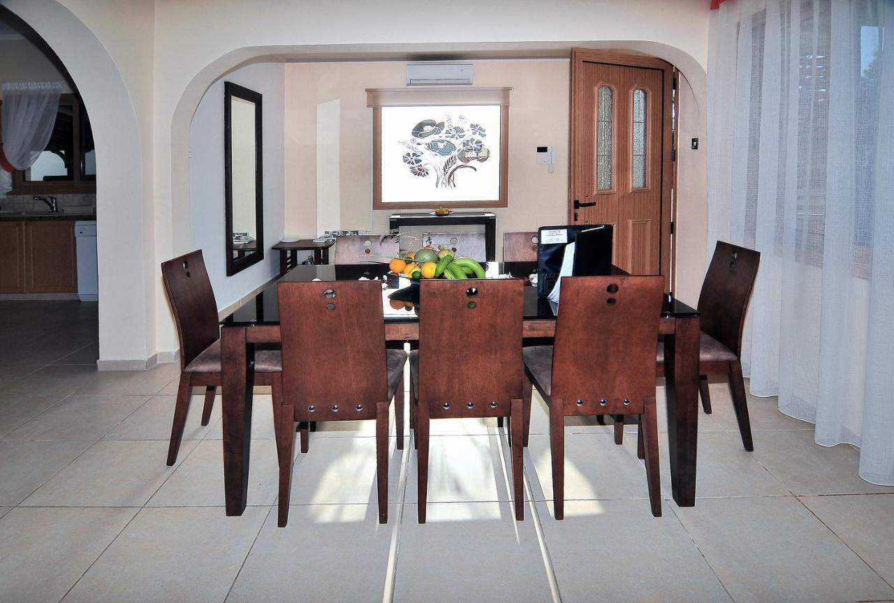 Chronas By Prestige Bookings Coral Bay Zewnętrze zdjęcie