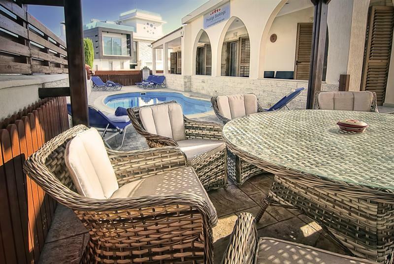 Chronas By Prestige Bookings Coral Bay Zewnętrze zdjęcie